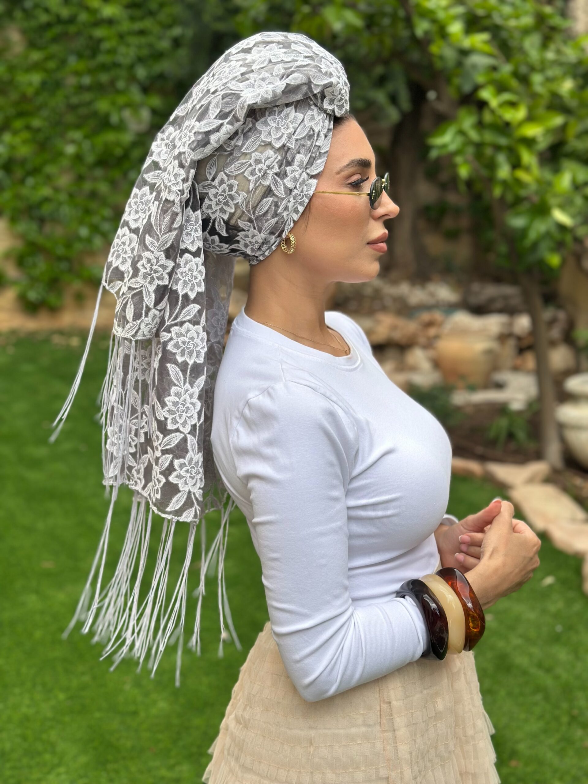 IMG_0730 מטפחת רשת פרחים אפור – תמונה 1