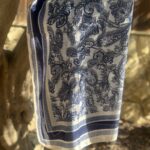דגם עיטורים כחול