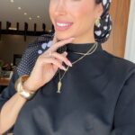 דגם נקודות שחור